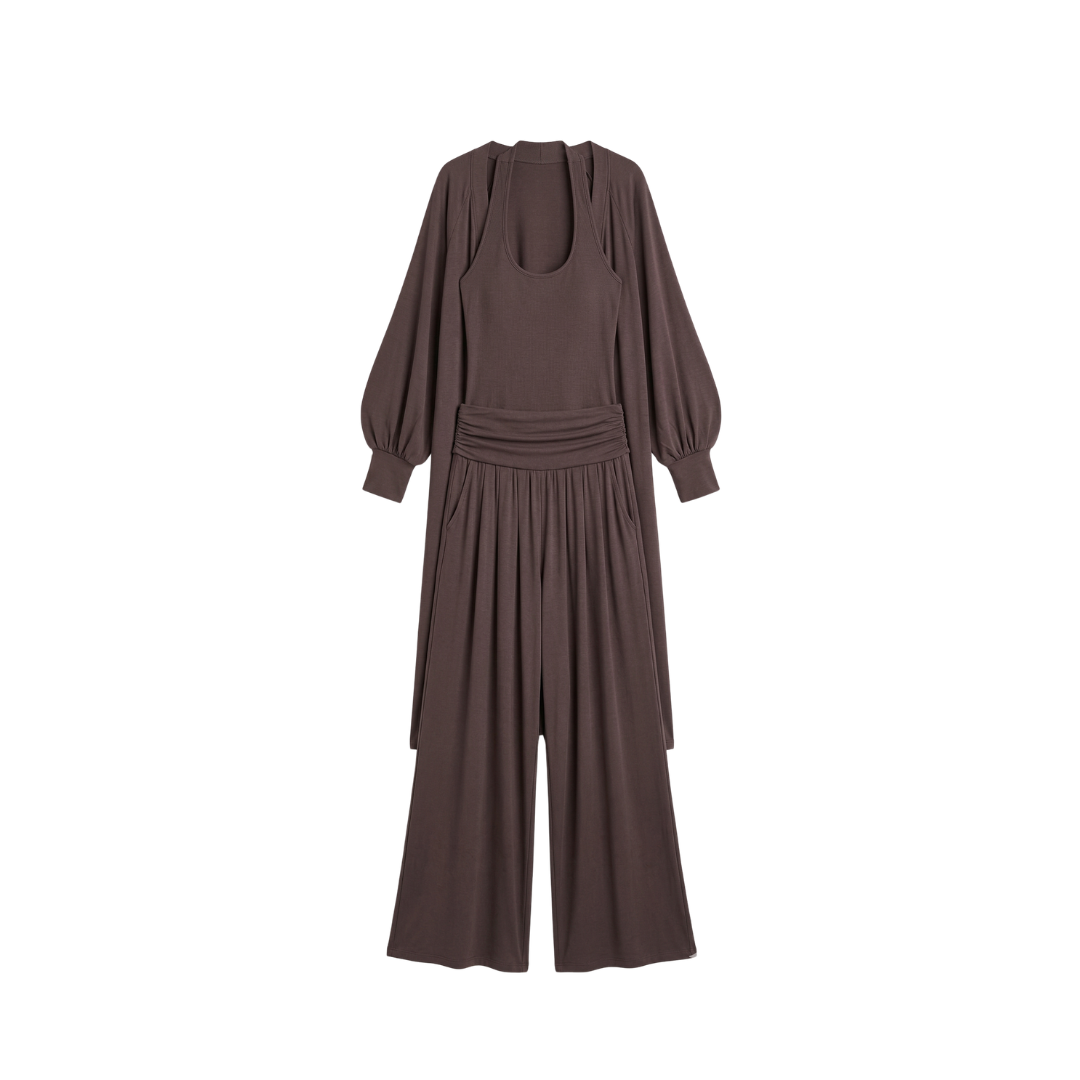 Conjunto sencillo de pantalón, chaleco y cárdigan a juego.