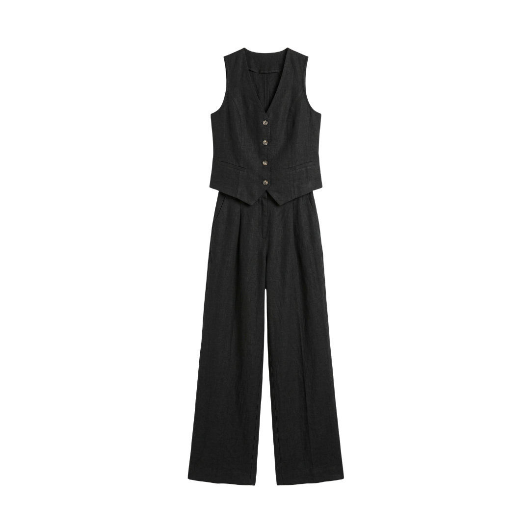 Conjunto de dos piezas para mujer compuesto por un chaleco de lino y pantalones anchos.
