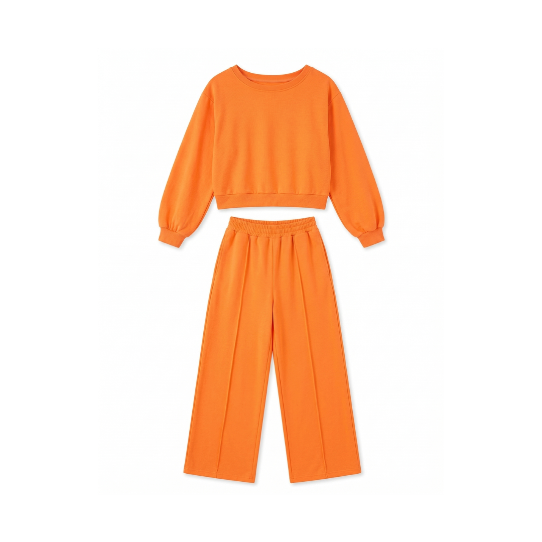 Conjunto de dos piezas moderno y minimalista de top de cuello redondo y pantalón de pierna ancha.