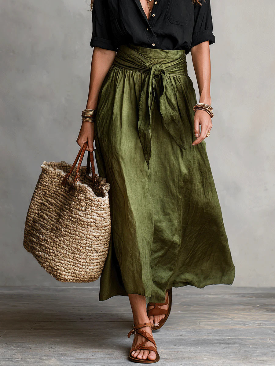 Vera™ | Conjunto de dos piezas: camiseta negra y falda midi verde oliva