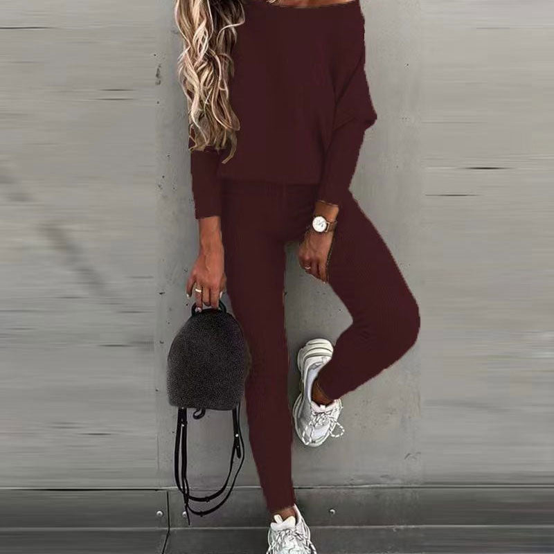 Conjunto de camiseta sin mangas de manga larga y pantalón con cintura elástica y cordón ajustable.