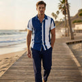 Conjunto de dos piezas de camisa y pantalón para hombre con diseño de bloques de color.